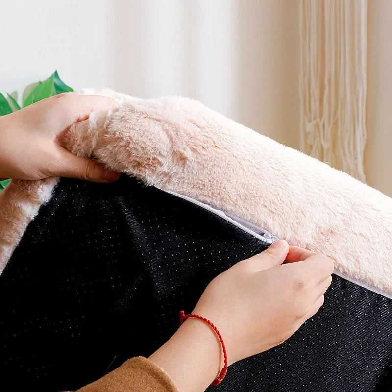 Gemütliches Haustierbett im Sofa-Design