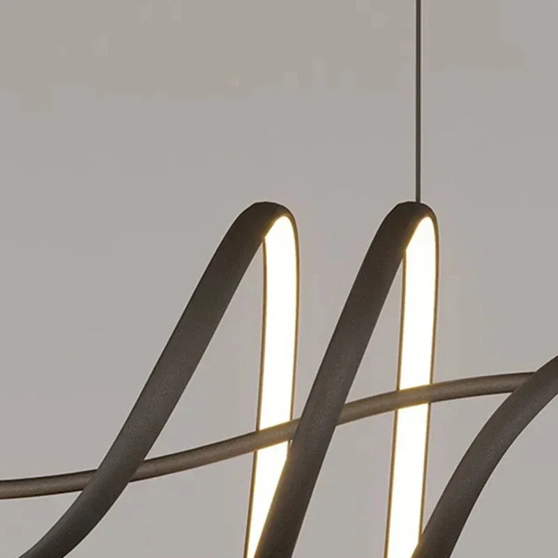 Designer LED Pendelleuchte im Schwungdesign