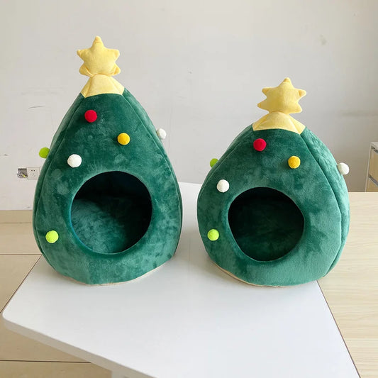 Gemütliches Winterbett für Hunde und Katzen in Weihnachtsbaum Stil